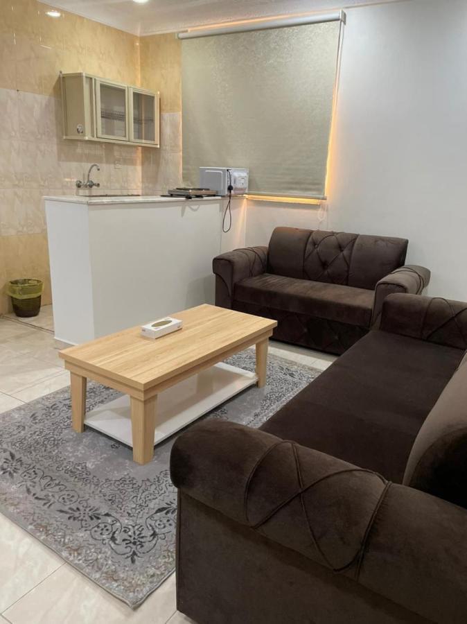 אום לאג' Aroos Al Shati Furnished Units מראה חיצוני תמונה