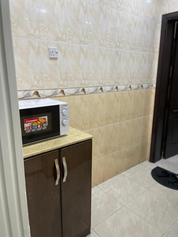 אום לאג' Aroos Al Shati Furnished Units מראה חיצוני תמונה